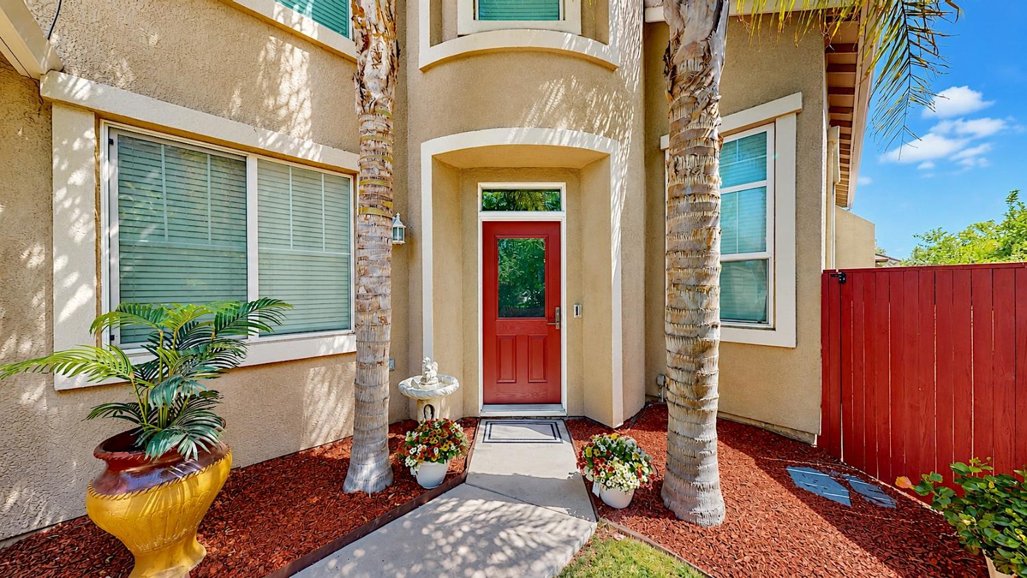 206 River Pointe Dr, Waterford, CA 95386