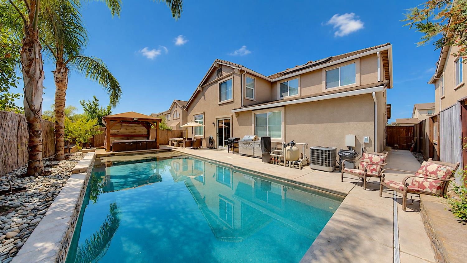 206 River Pointe Dr, Waterford, CA 95386