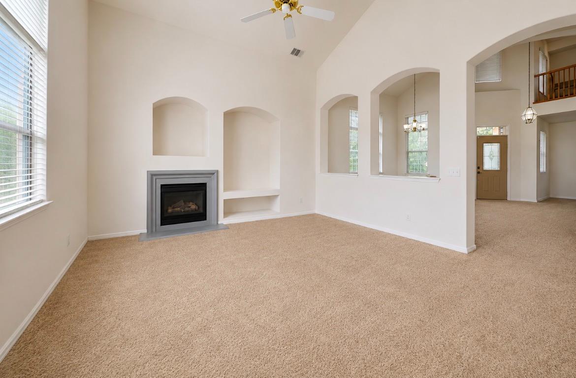 206 River Pointe Dr, Waterford, CA 95386