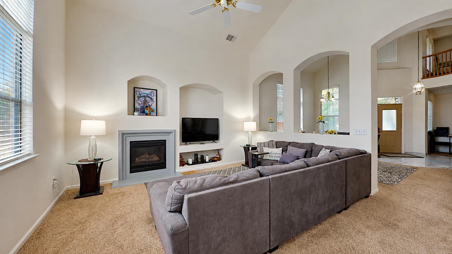 206 River Pointe Dr, Waterford, CA 95386