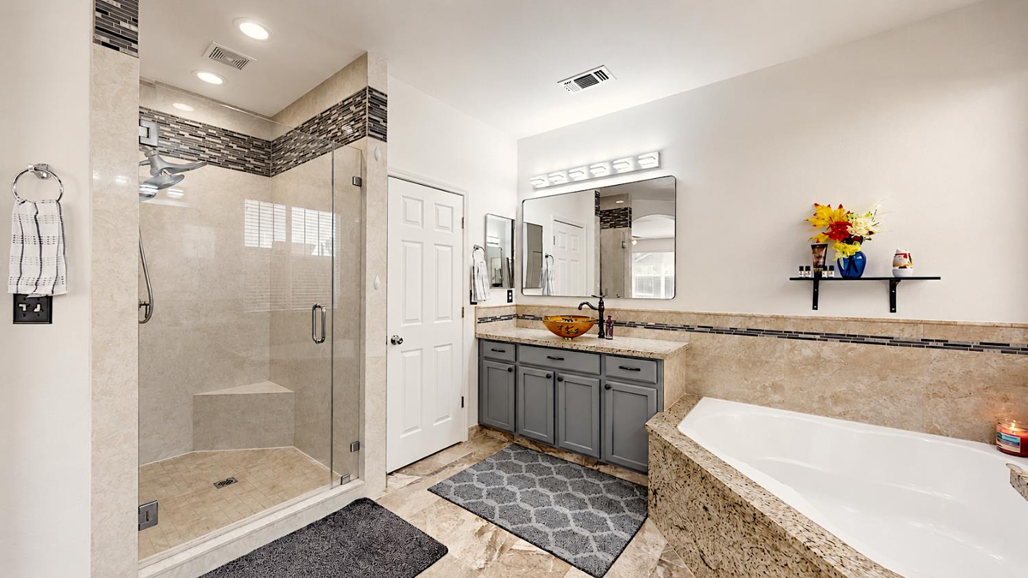 206 River Pointe Dr, Waterford, CA 95386
