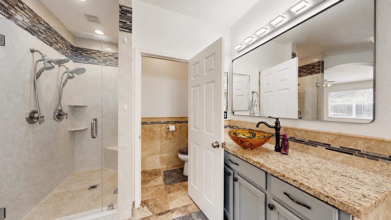 206 River Pointe Dr, Waterford, CA 95386