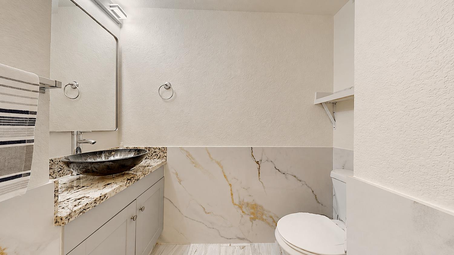 206 River Pointe Dr, Waterford, CA 95386