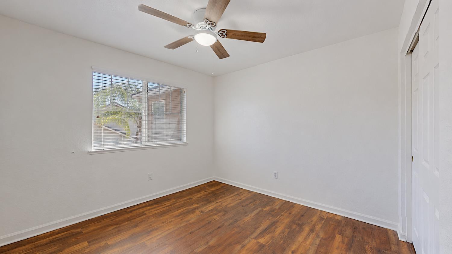 206 River Pointe Dr, Waterford, CA 95386