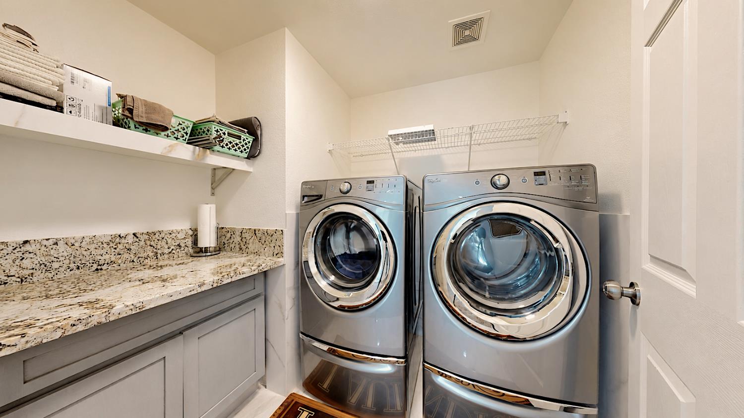 206 River Pointe Dr, Waterford, CA 95386