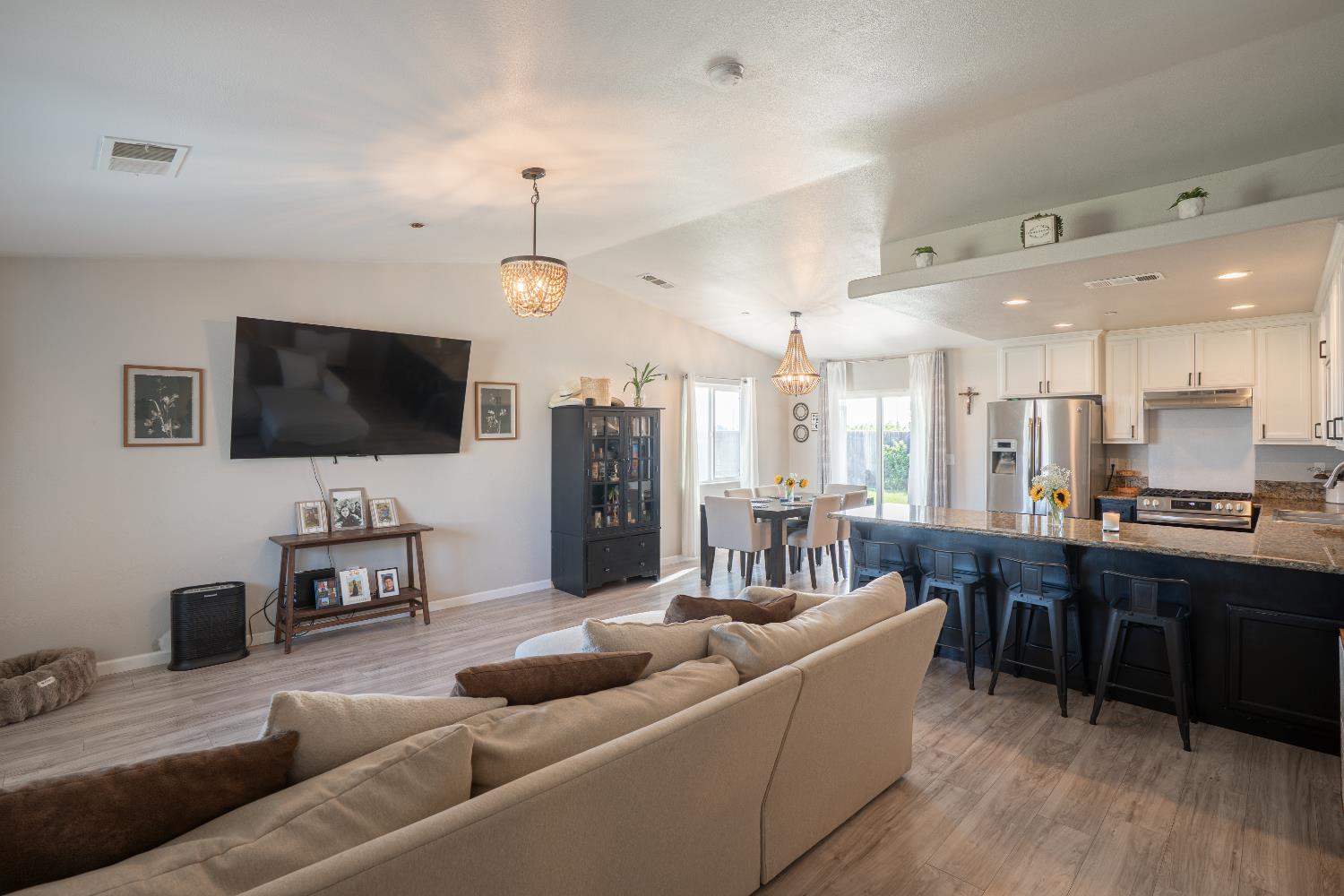 2172 Tatum Ave, Dos Palos, CA 93620