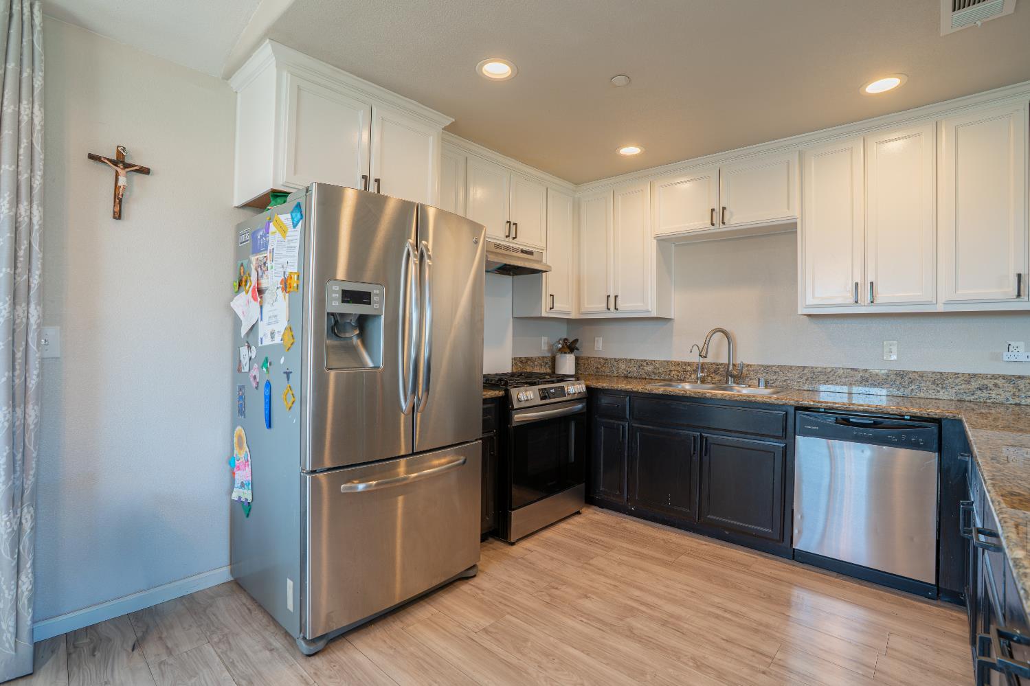 2172 Tatum Ave, Dos Palos, CA 93620