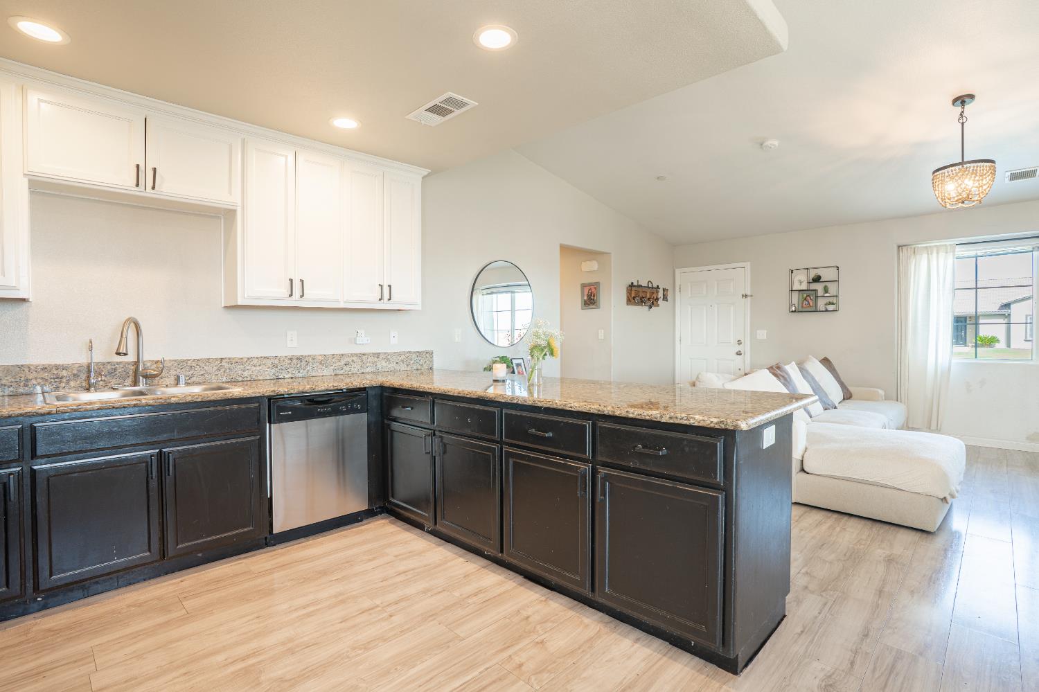 2172 Tatum Ave, Dos Palos, CA 93620