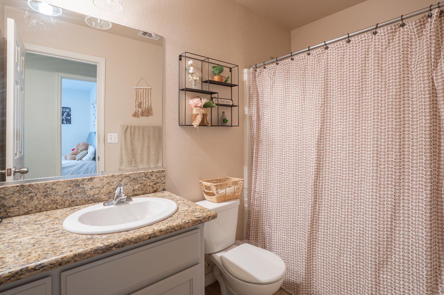 2172 Tatum Ave, Dos Palos, CA 93620