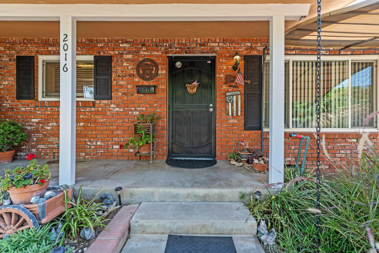 2016 Shushan Dr, Ceres, CA 95307