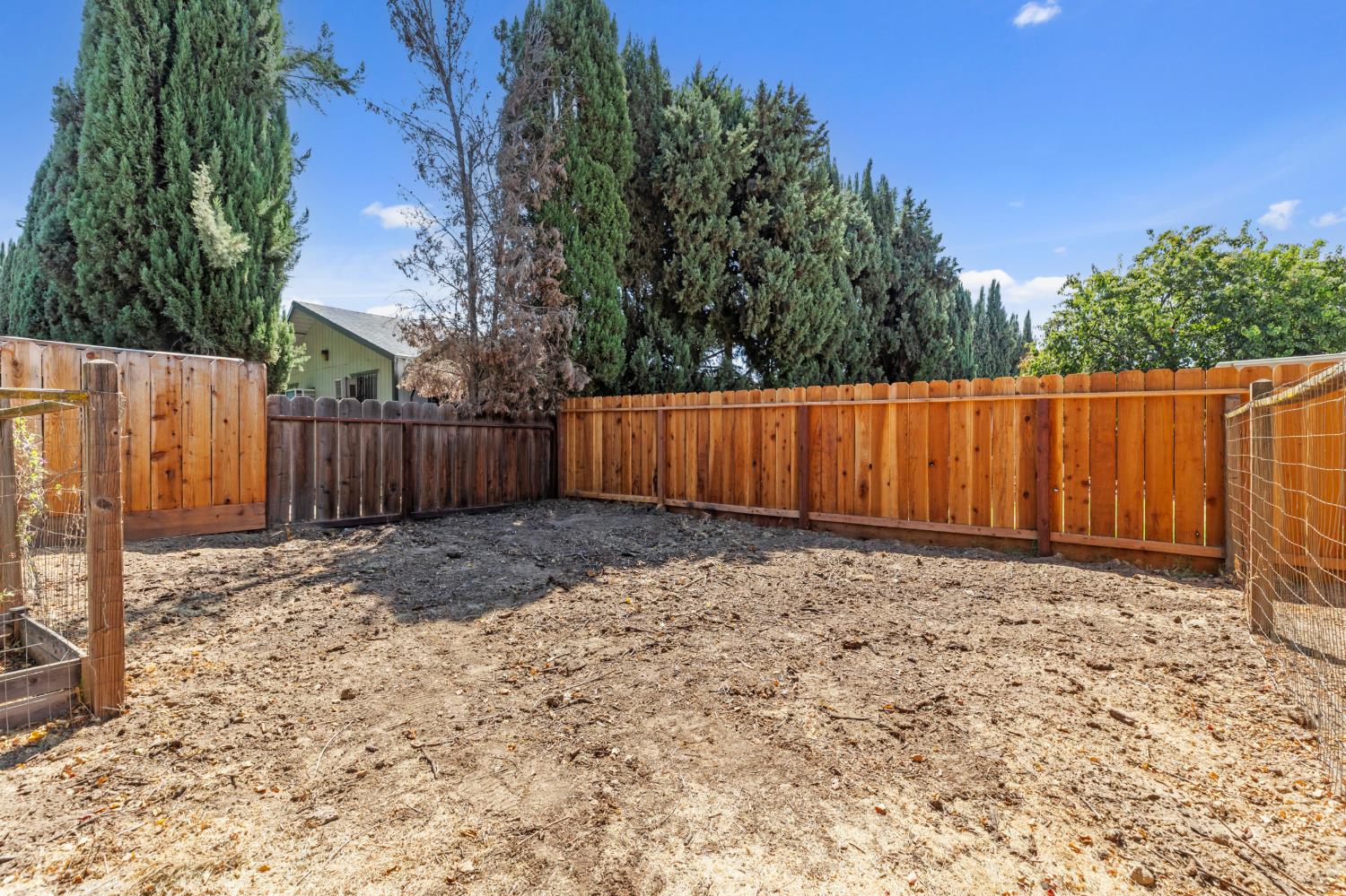 2016 Shushan Dr, Ceres, CA 95307