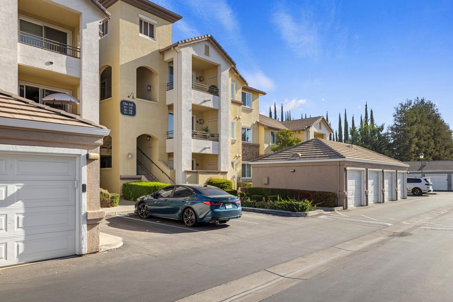 1360 Shady Ln #333, Turlock, CA 95382