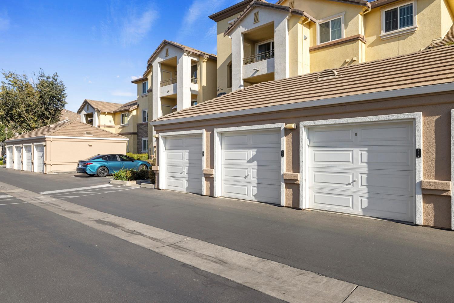 1360 Shady Ln #333, Turlock, CA 95382