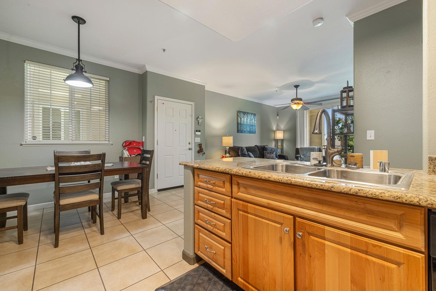 1360 Shady Ln #333, Turlock, CA 95382