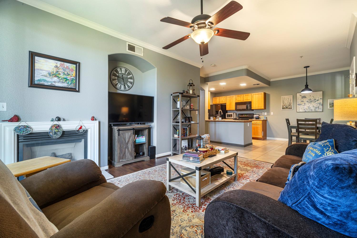 1360 Shady Ln #333, Turlock, CA 95382