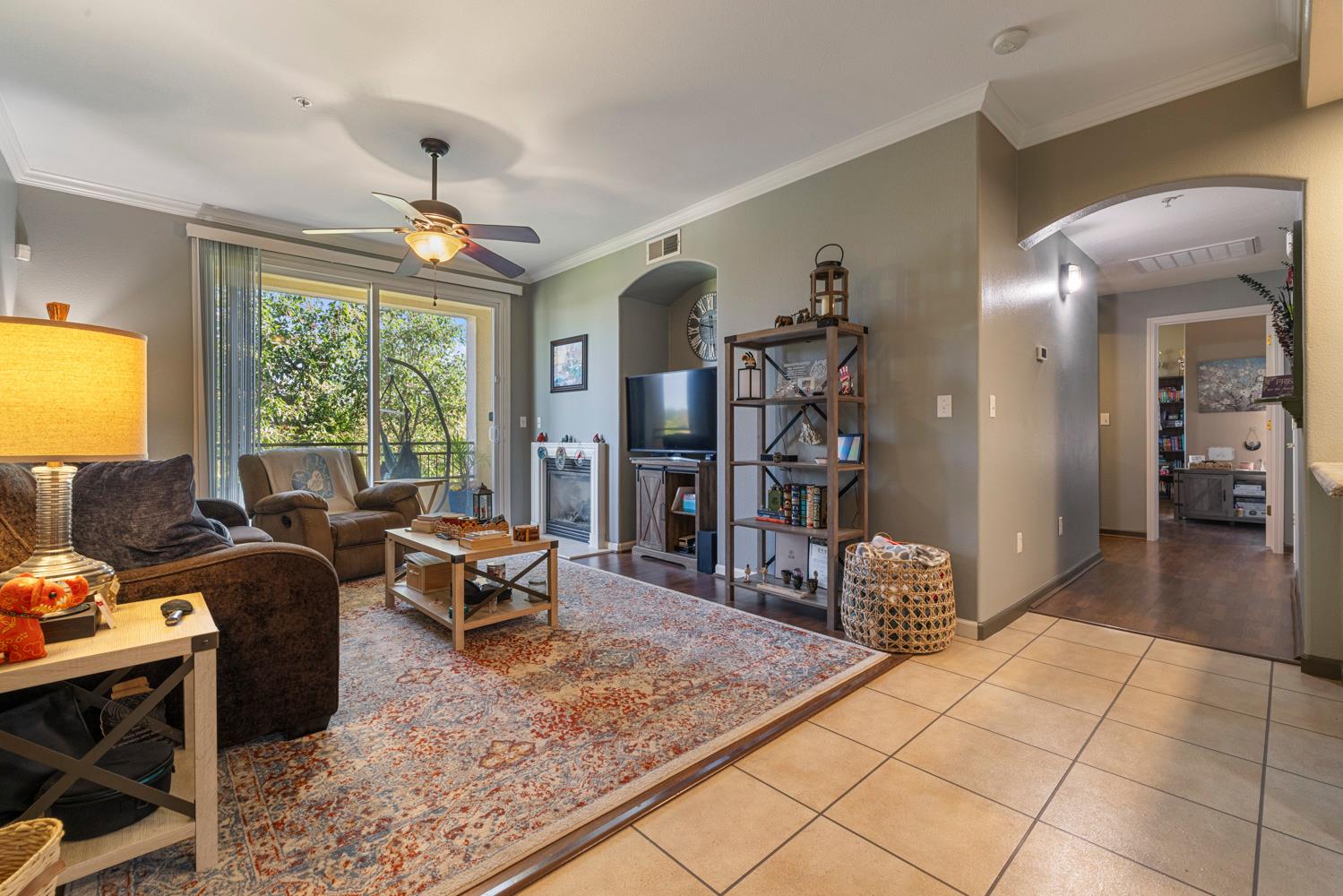 1360 Shady Ln #333, Turlock, CA 95382