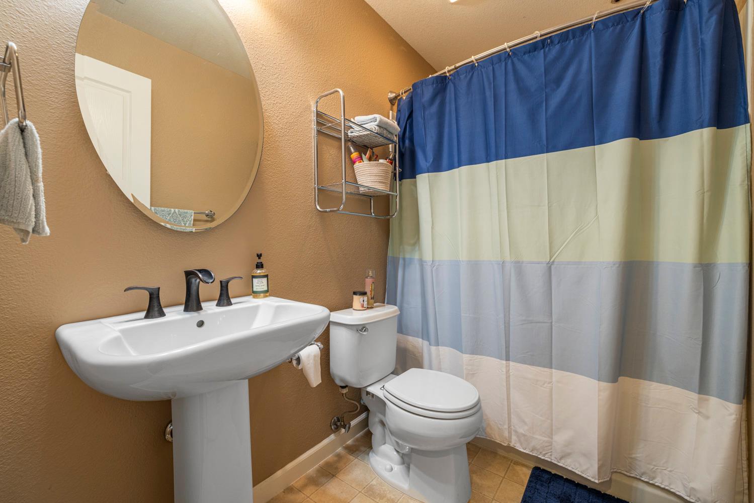 1360 Shady Ln #333, Turlock, CA 95382