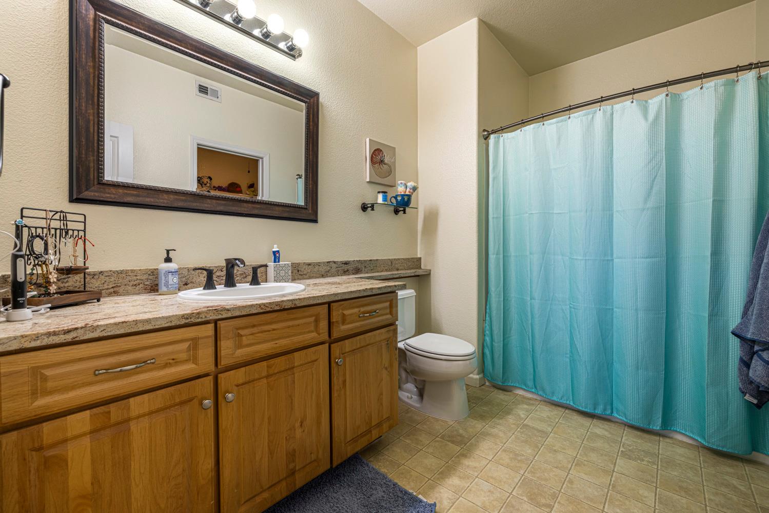 1360 Shady Ln #333, Turlock, CA 95382