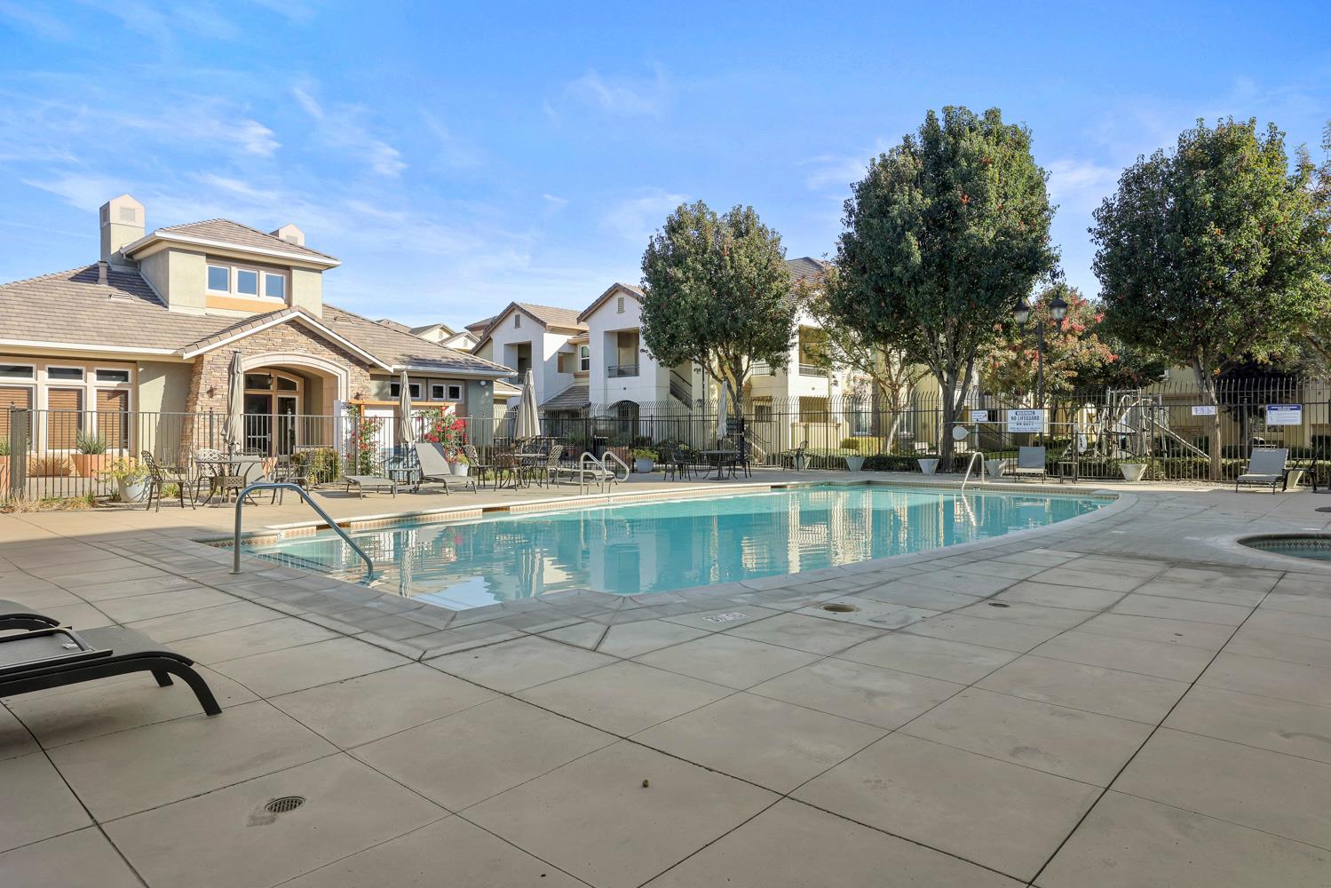 1360 Shady Ln #333, Turlock, CA 95382