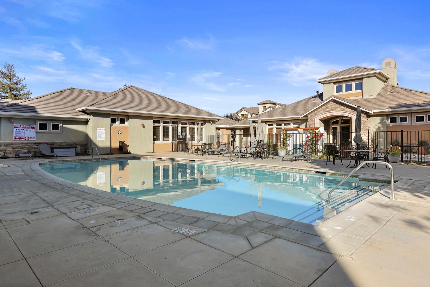1360 Shady Ln #333, Turlock, CA 95382