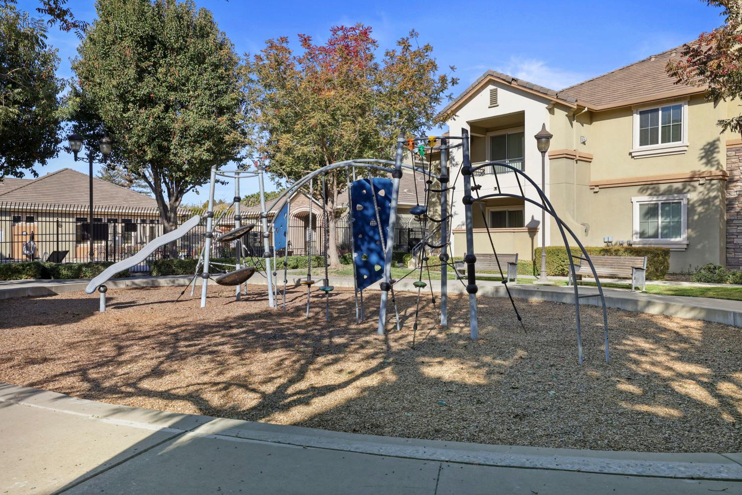 1360 Shady Ln #333, Turlock, CA 95382