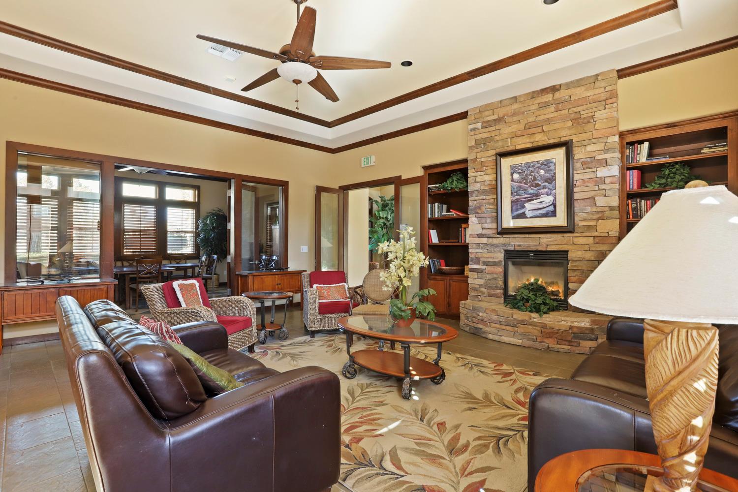 1360 Shady Ln #333, Turlock, CA 95382