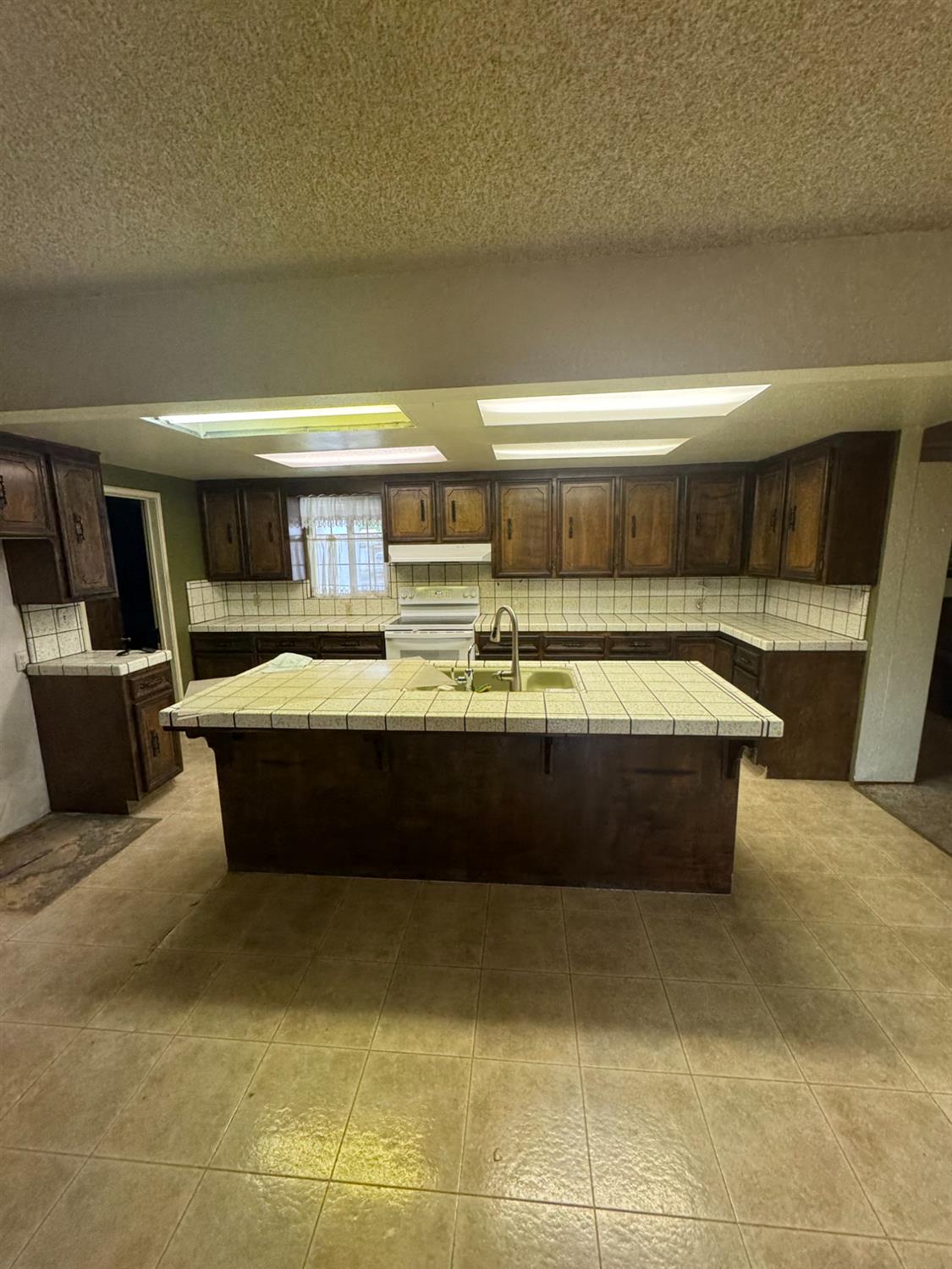 1429 Brannon Ave, Modesto, CA 95350