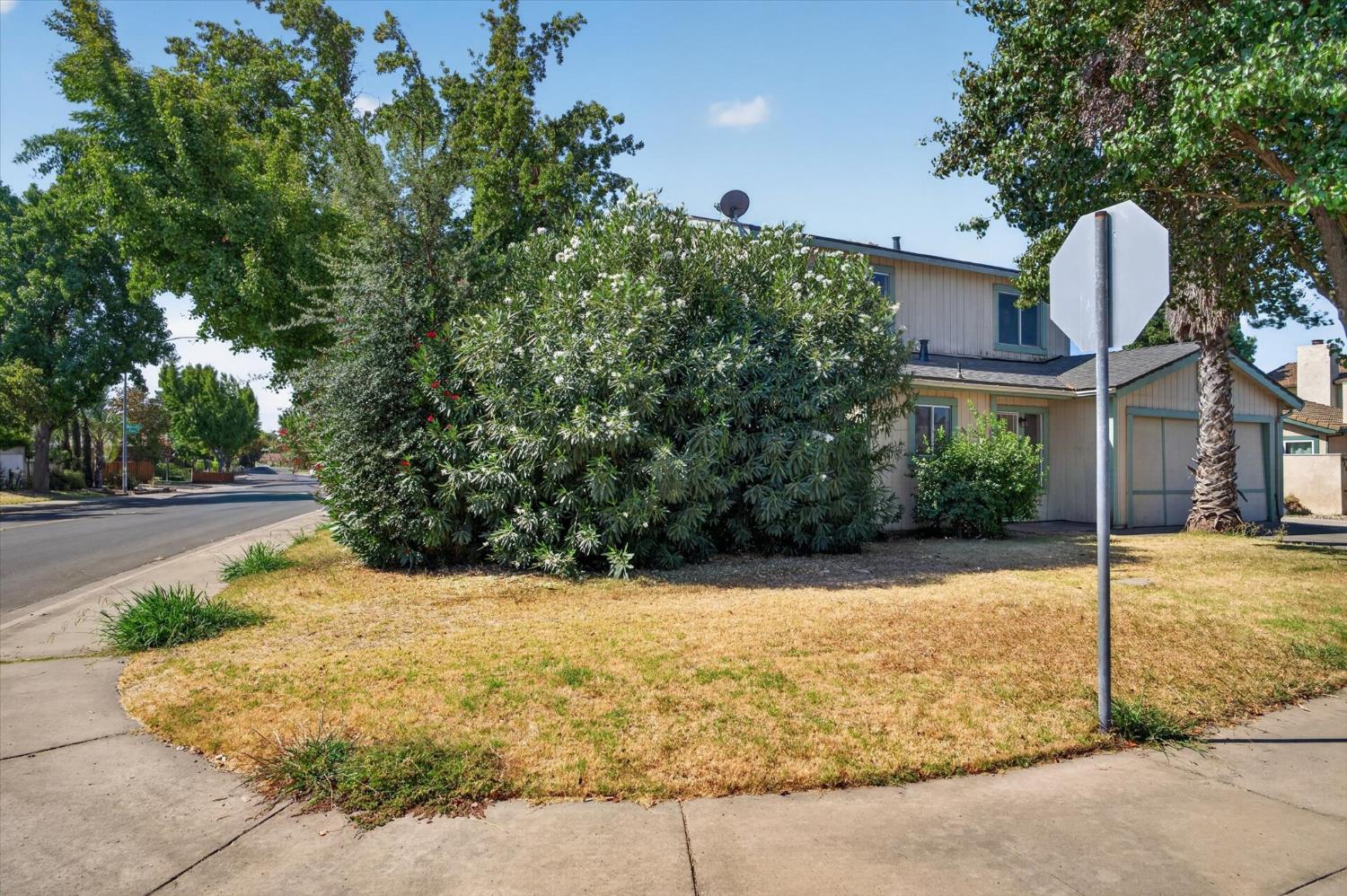 824 St Helena Pl, Modesto, CA 95356