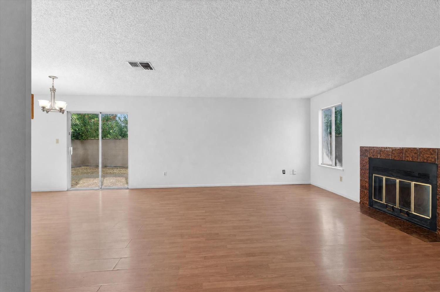 824 St Helena Pl, Modesto, CA 95356