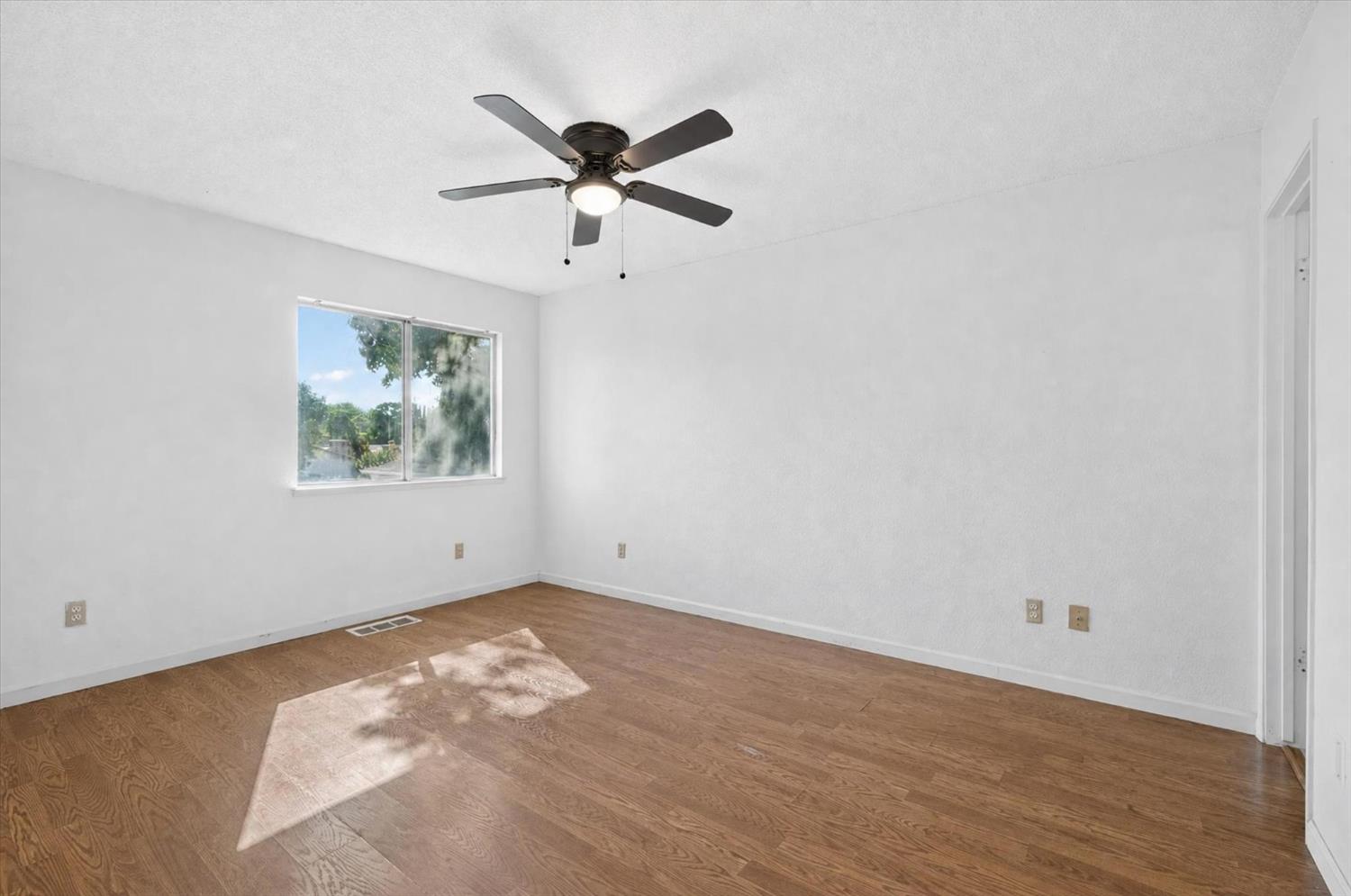 824 St Helena Pl, Modesto, CA 95356