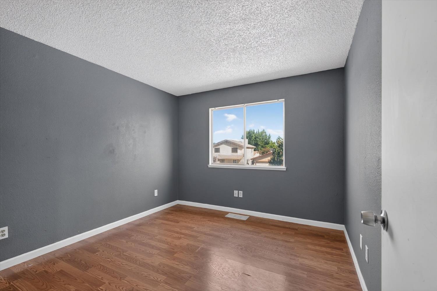 824 St Helena Pl, Modesto, CA 95356