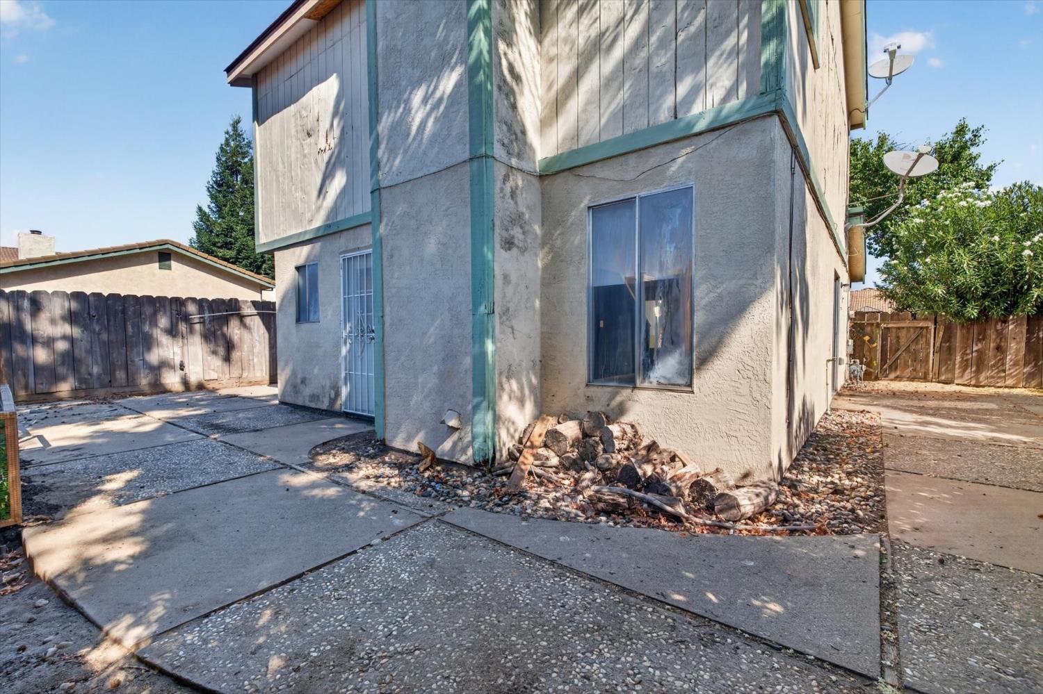 824 St Helena Pl, Modesto, CA 95356