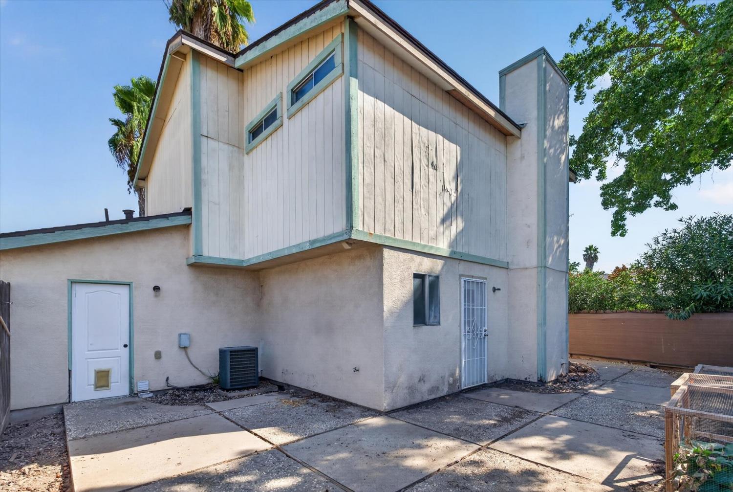 824 St Helena Pl, Modesto, CA 95356