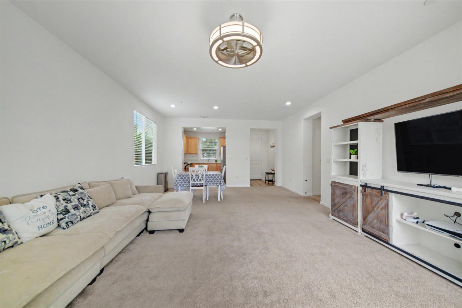 1020 Narada Way, Livingston, CA 95334