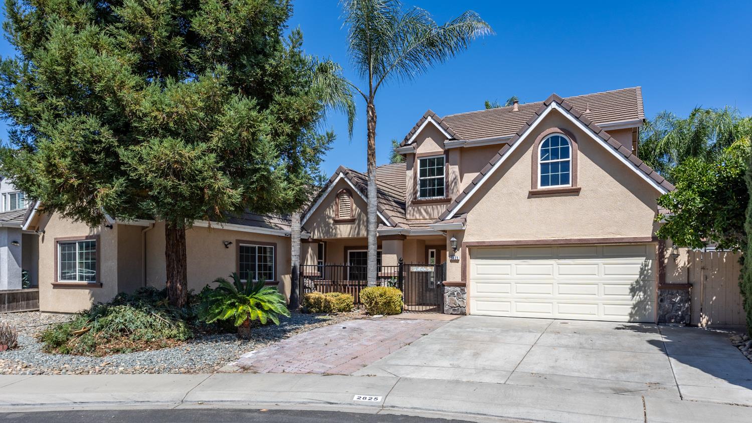 2825 Donner Trl, Riverbank, CA 95367
