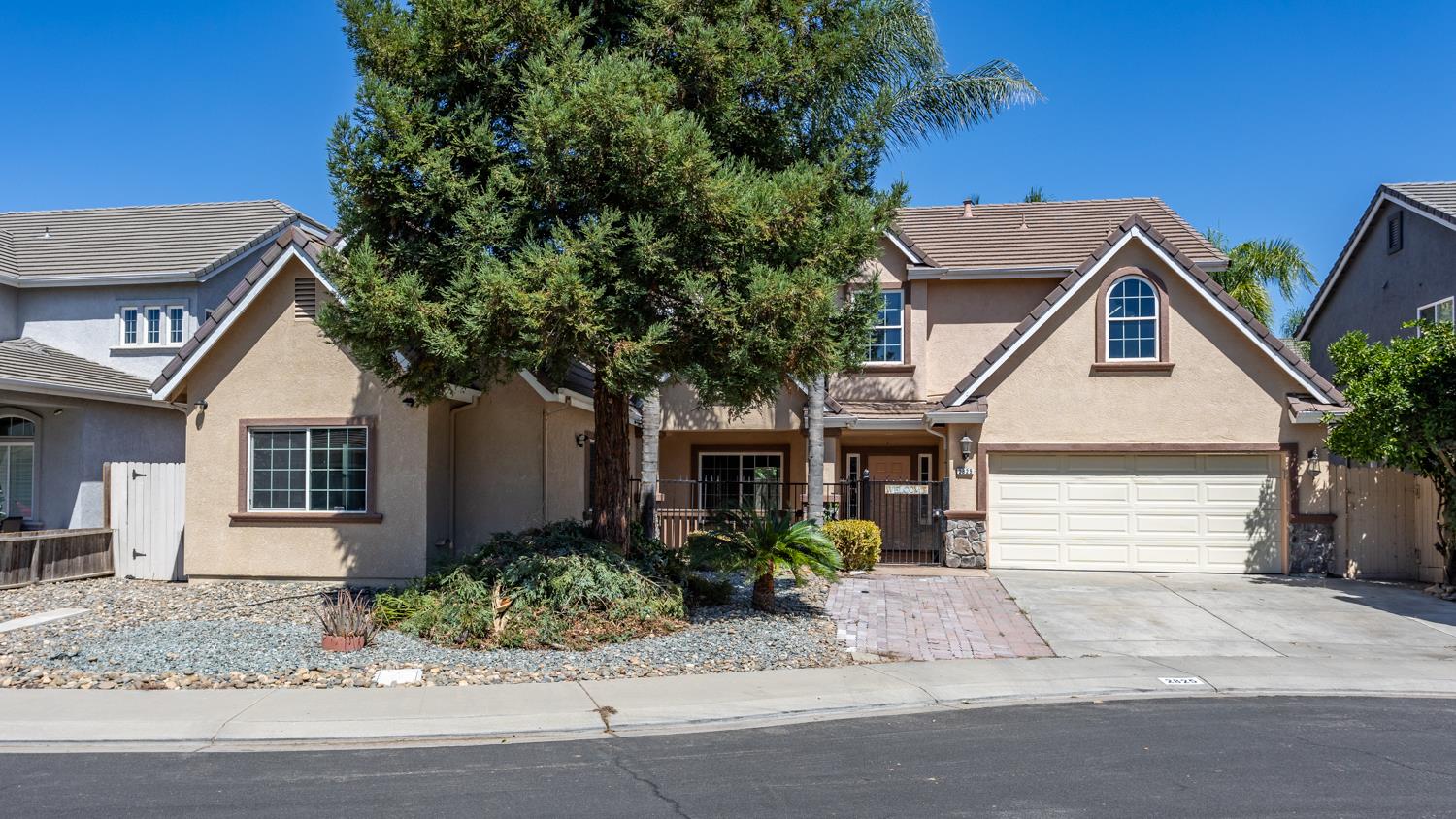 2825 Donner Trl, Riverbank, CA 95367