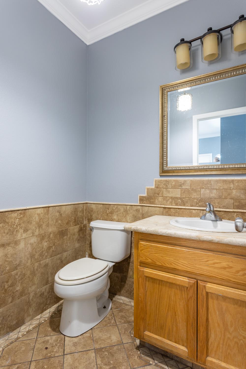2825 Donner Trl, Riverbank, CA 95367