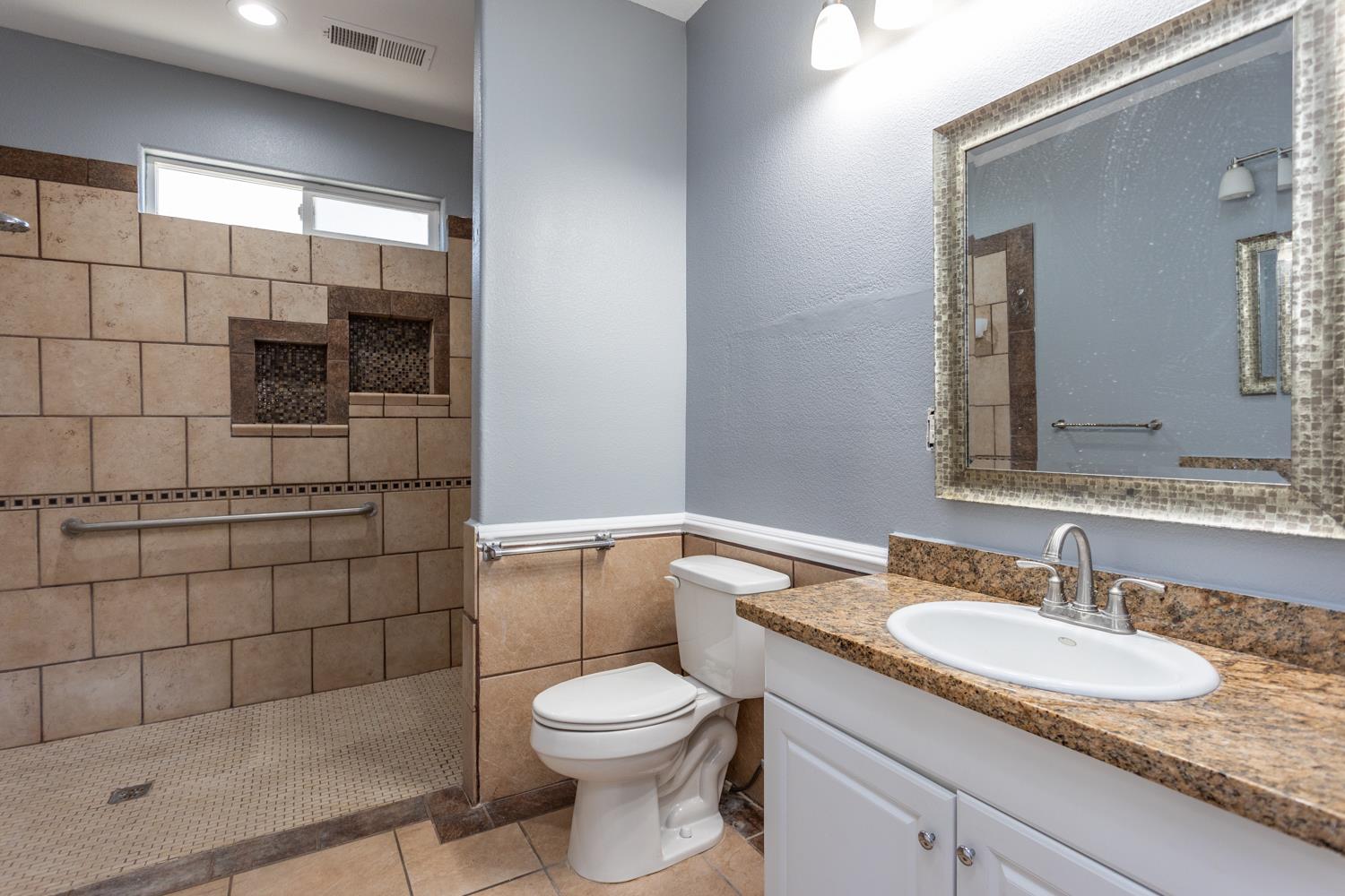 2825 Donner Trl, Riverbank, CA 95367