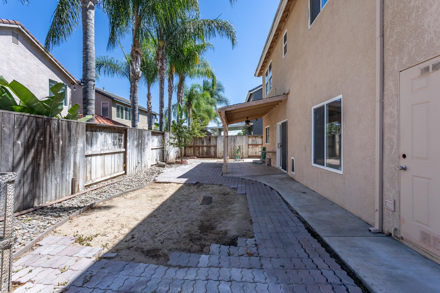 2825 Donner Trl, Riverbank, CA 95367