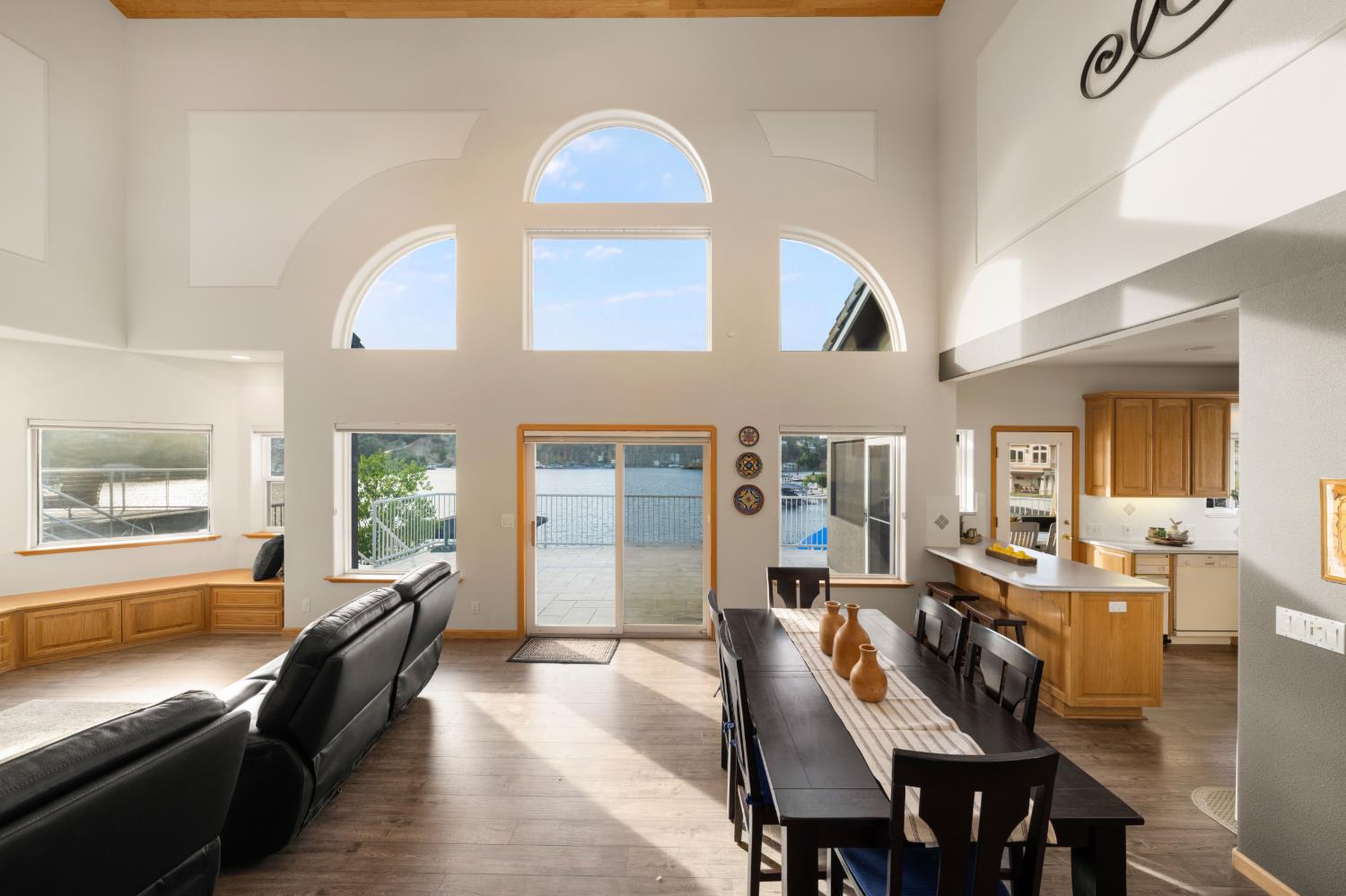 1136 Shoreline Ct, Copperopolis, CA 95228