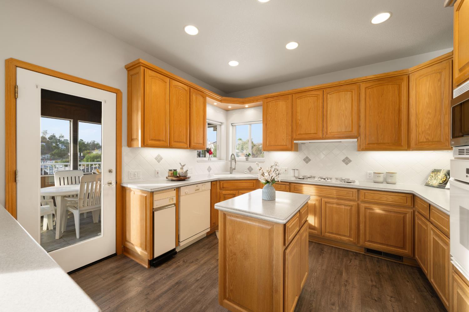 1136 Shoreline Ct, Copperopolis, CA 95228
