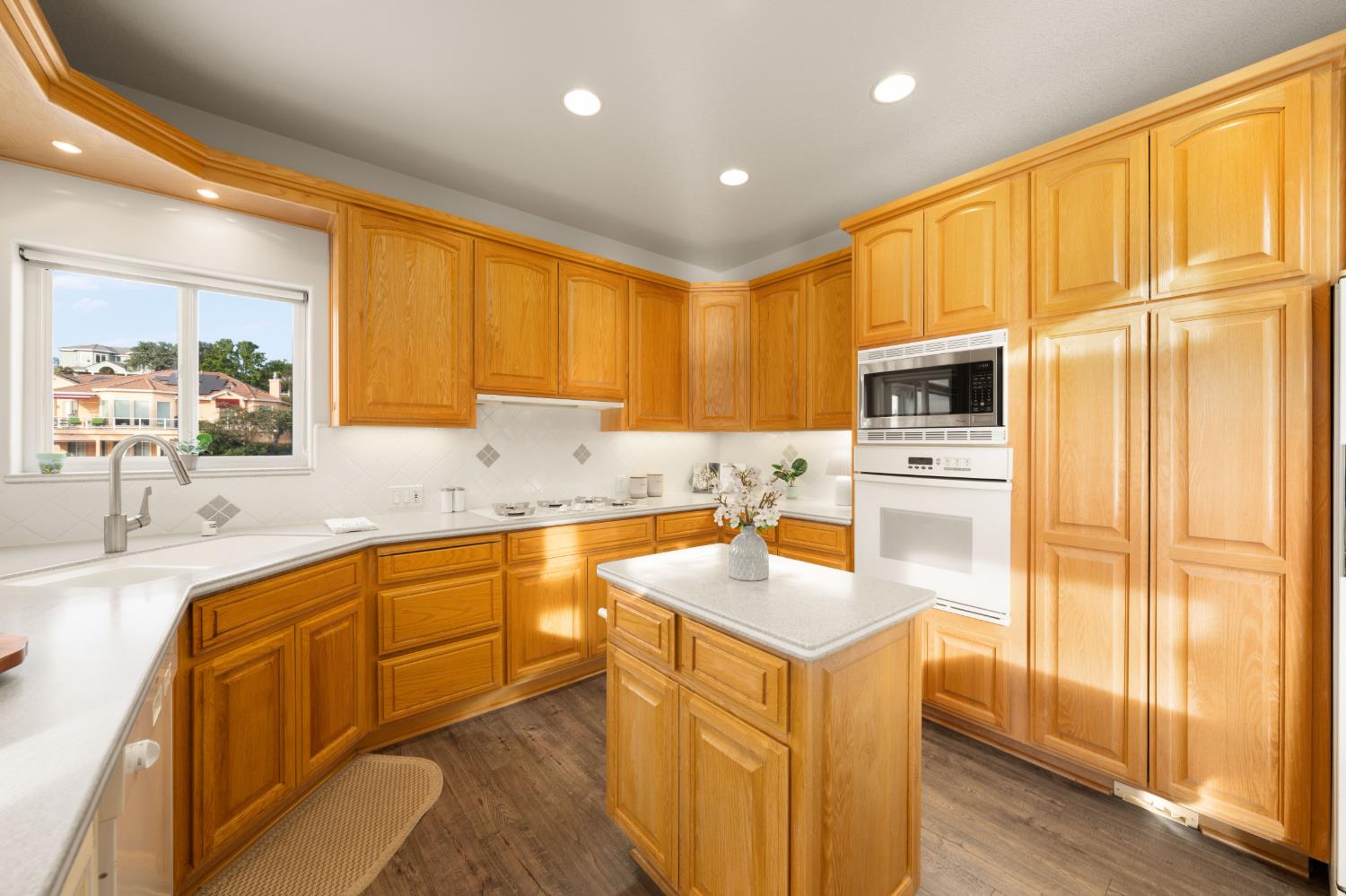 1136 Shoreline Ct, Copperopolis, CA 95228