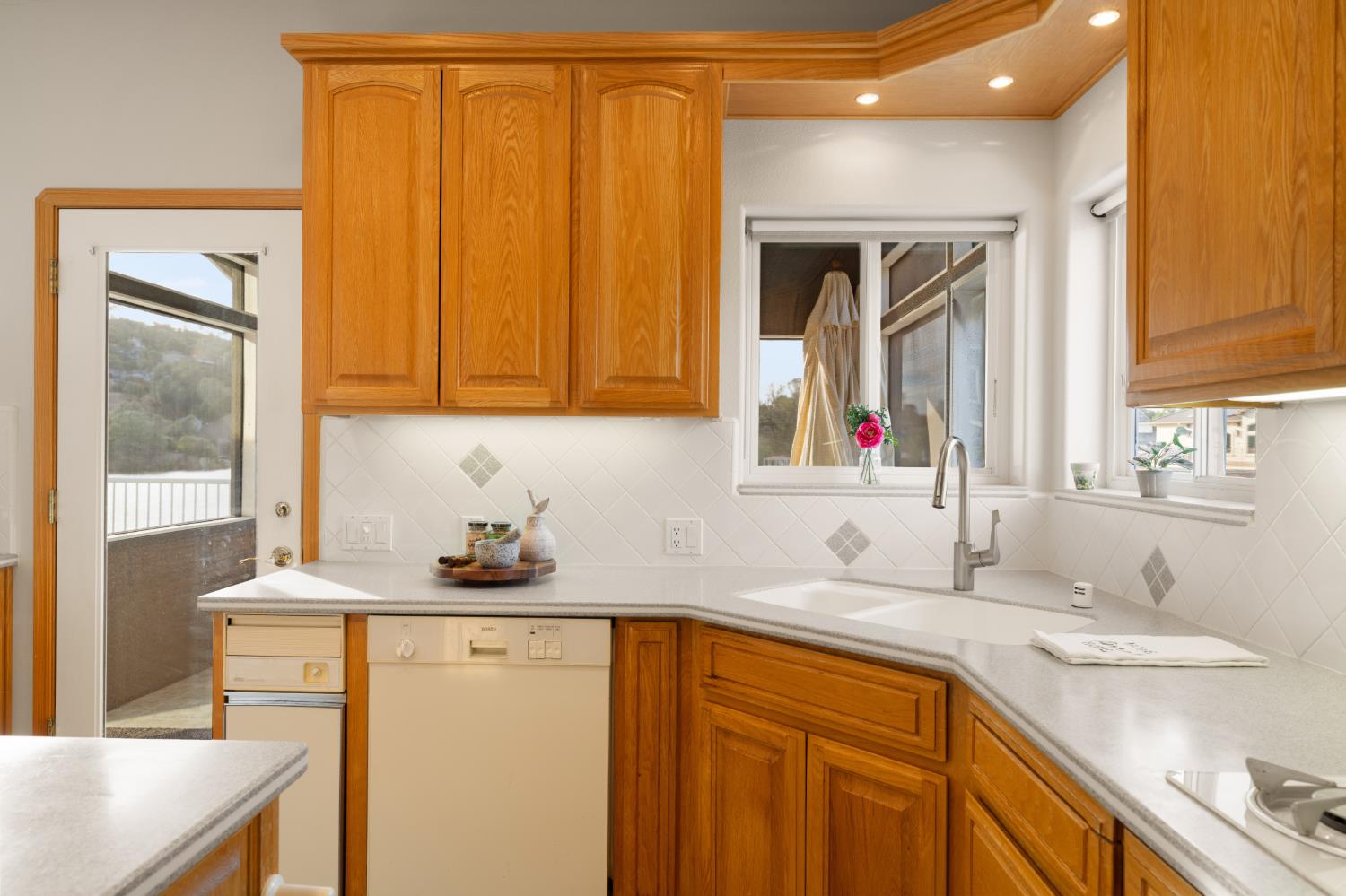 1136 Shoreline Ct, Copperopolis, CA 95228