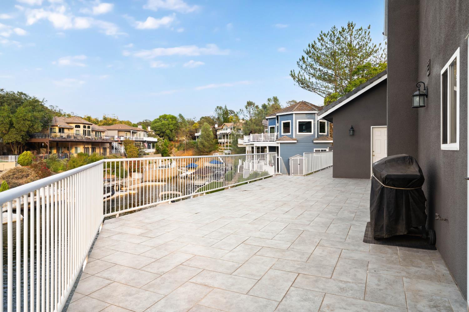 1136 Shoreline Ct, Copperopolis, CA 95228