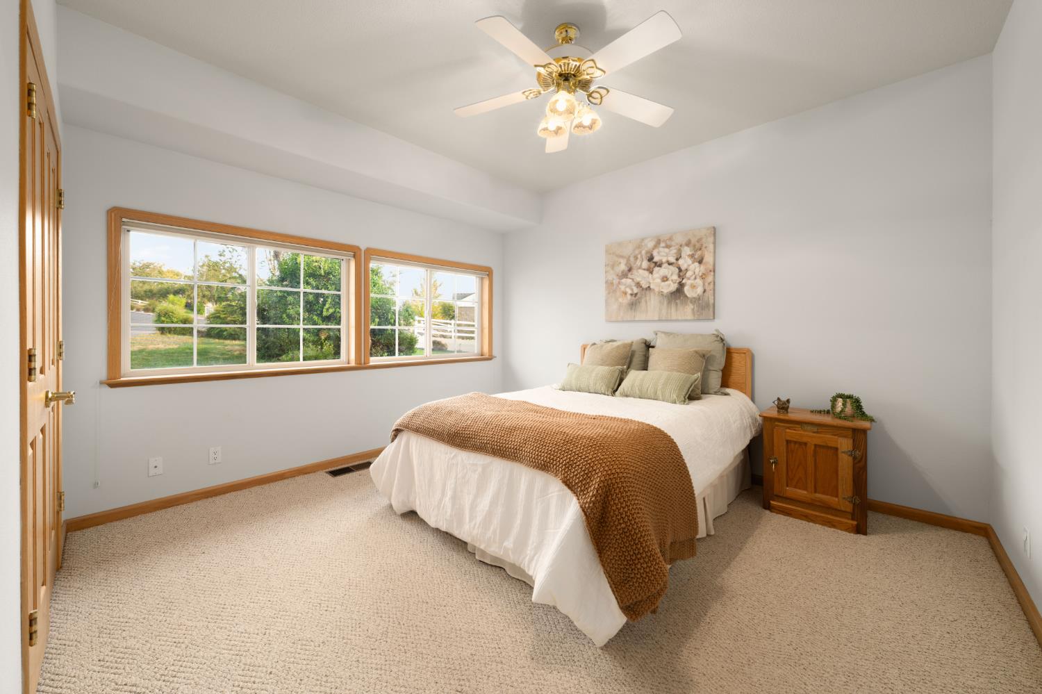1136 Shoreline Ct, Copperopolis, CA 95228
