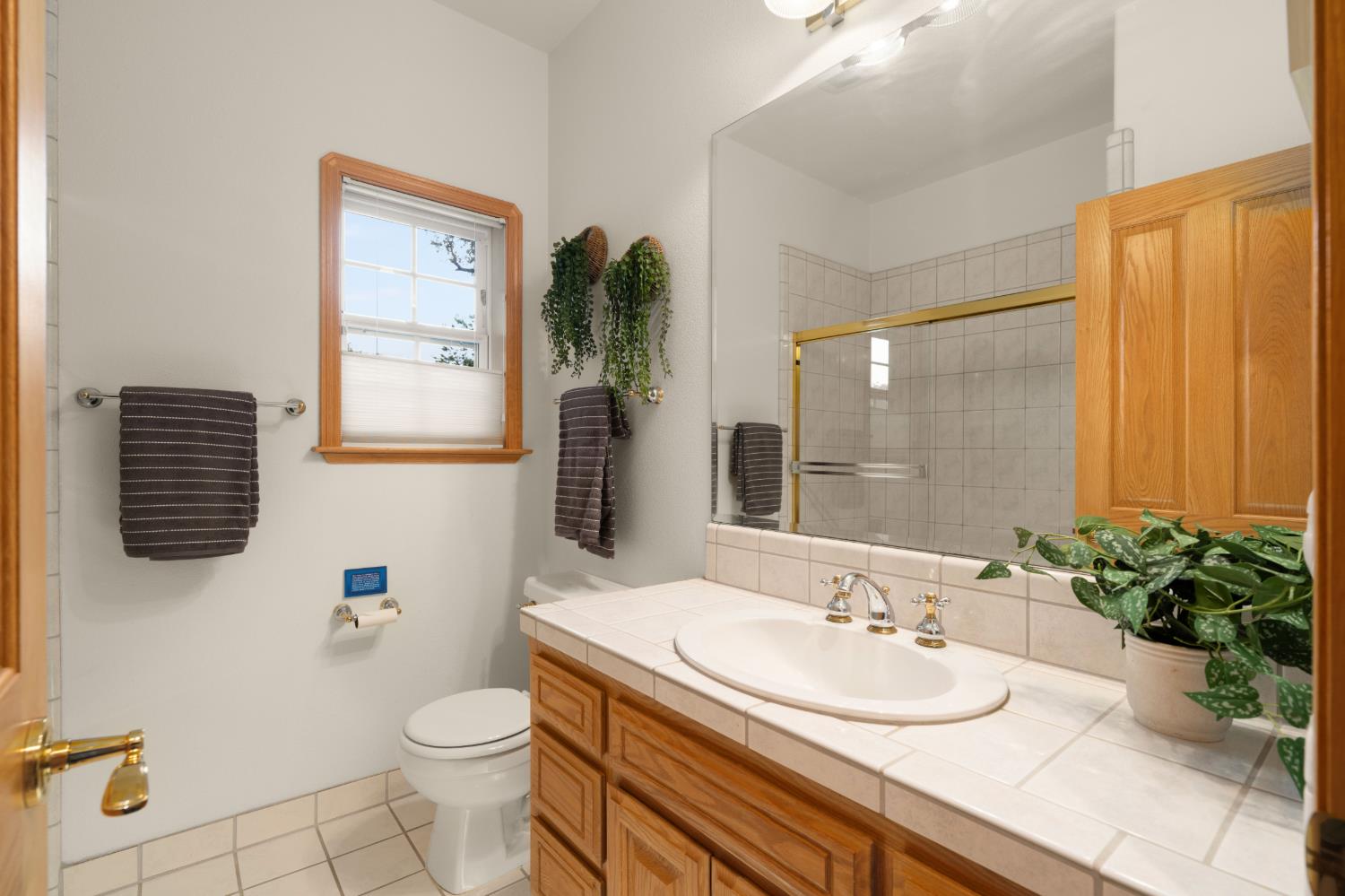 1136 Shoreline Ct, Copperopolis, CA 95228