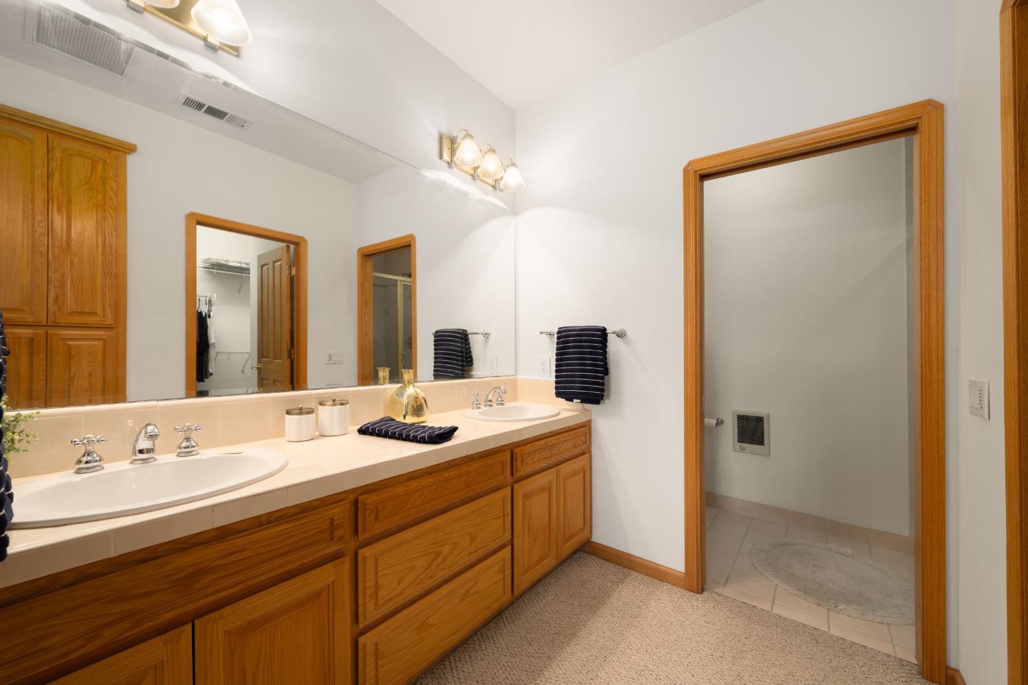 1136 Shoreline Ct, Copperopolis, CA 95228