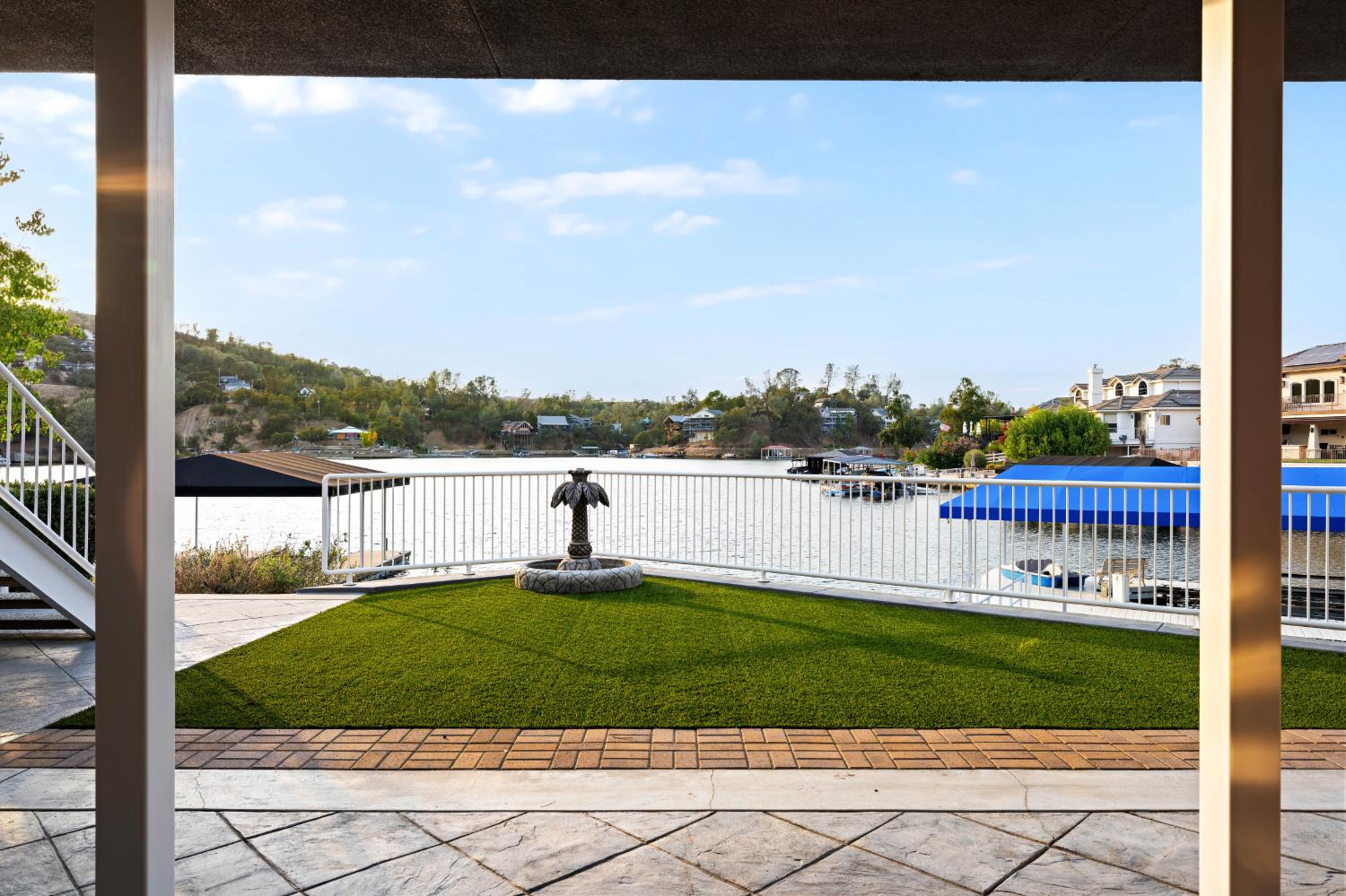 1136 Shoreline Ct, Copperopolis, CA 95228
