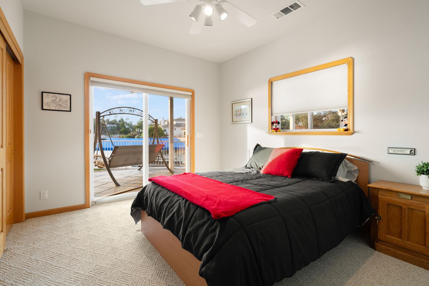 1136 Shoreline Ct, Copperopolis, CA 95228