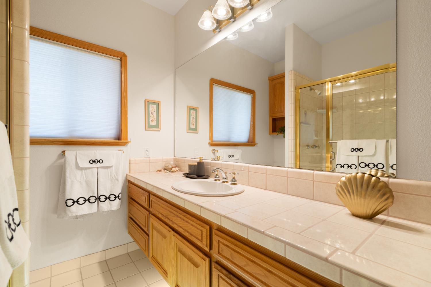 1136 Shoreline Ct, Copperopolis, CA 95228